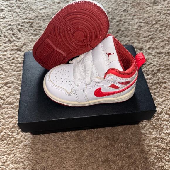 Jordan Toddlers 1 Mid Basketball Sneakers 5C White/Dune Red/Sail/Lobster - Picture 1 of 8